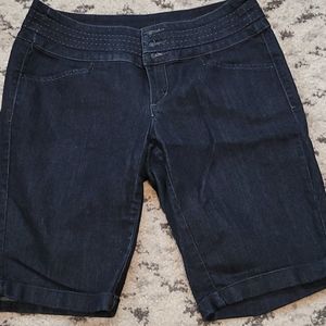 Maurices mid-shorts